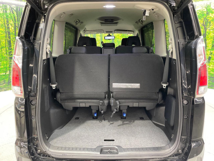 2018 Nissan Serena DAA-GFC27 (UW-69f2a447d733f)[26]