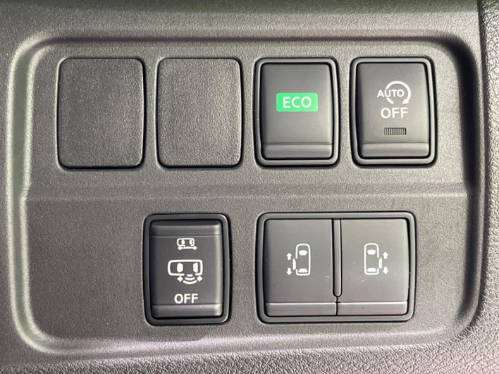 2018 Nissan Serena DAA-GFC27 (UW-69f2a448b2a9d)[18]