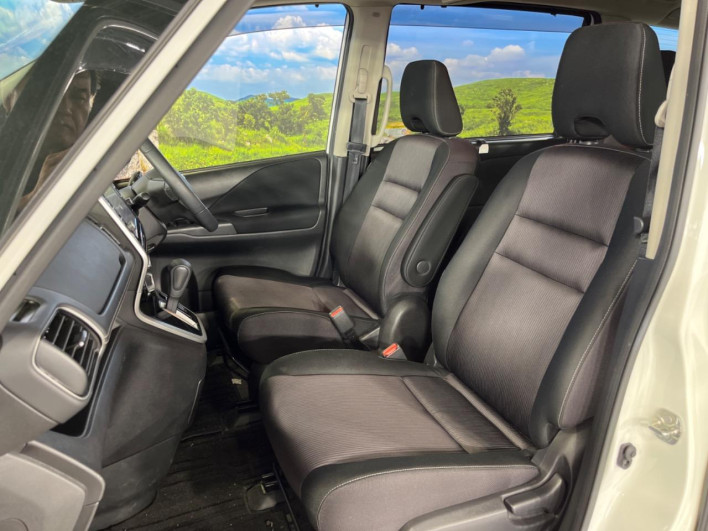 2018 Nissan Serena DAA-GFC27 (UW-69f2a448c3a18)[28]