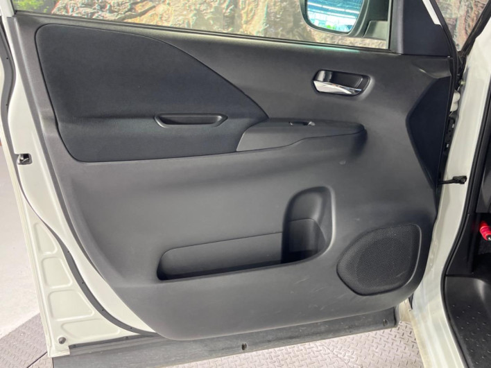 2018 Nissan Serena DAA-GFC27 (UW-69f2a448c3a18)[29]