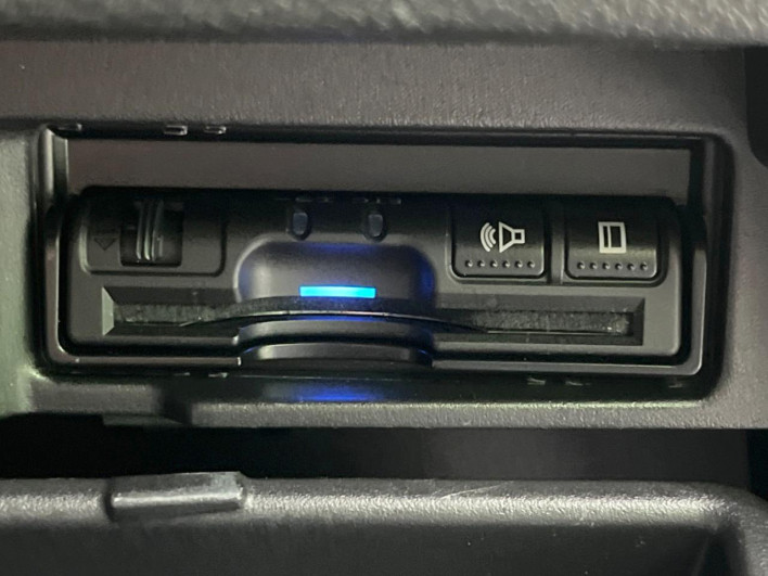 2018 Nissan Serena DAA-GFC27 (UW-69f2a44a06009)[24]