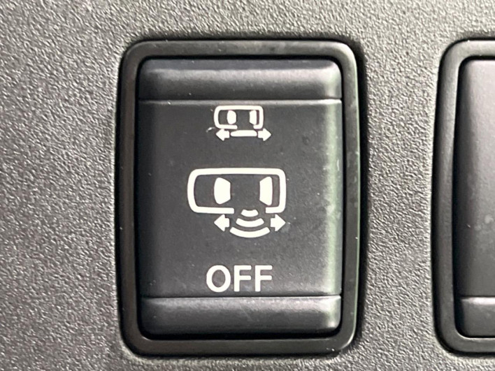 2018 Nissan Serena DAA-GFC27 (UW-69f2a44a06009)[23]