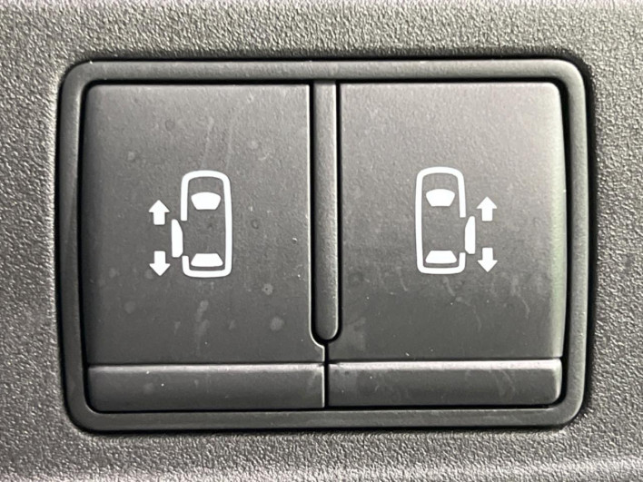 2018 Nissan Serena DAA-GFC27 (UW-69f2a44a06009)[22]