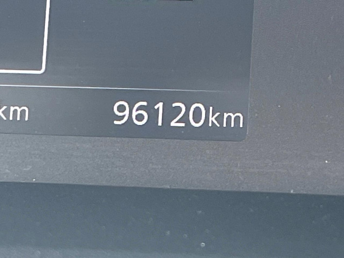 2018 Nissan Serena DAA-GFC27 (UW-69f2a44a6d70a)[2]