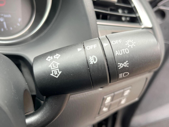 2015 Mazda Atenza Sedan LDA-GJ2FP (UW-69f2a4510c4ce)[29]