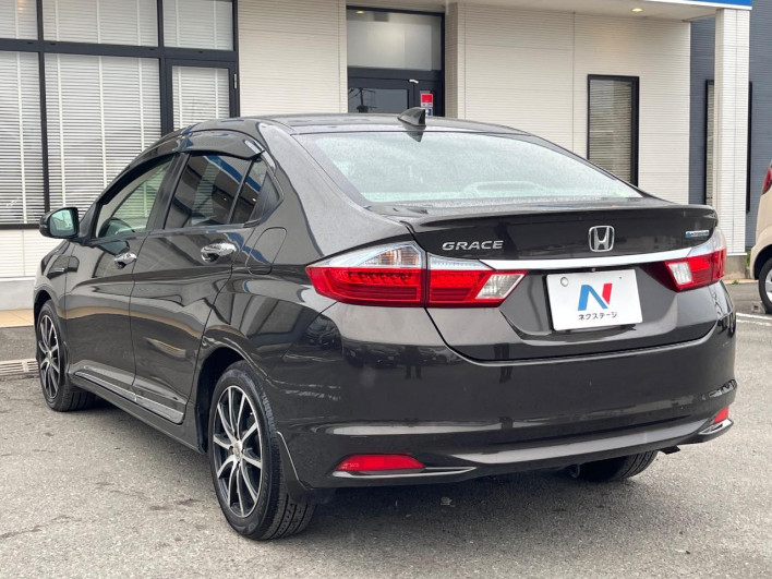 2015 Honda Grace DAA-GM4 (UW-69f2a4525b258)[27]