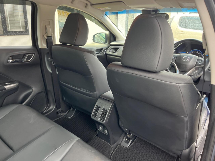 2015 Honda Grace DAA-GM4 (UW-69f2a4525b258)[22]