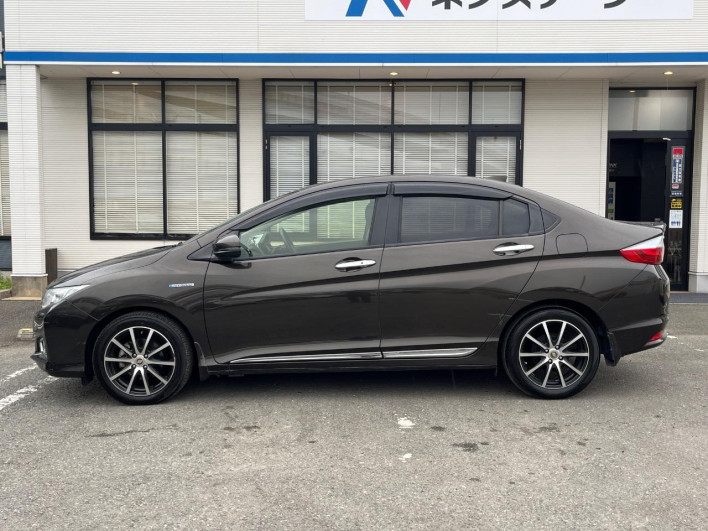 2015 Honda Grace DAA-GM4 (UW-69f2a4525b258)[23]