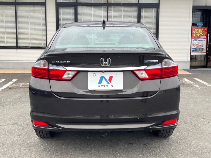 2015 Honda Grace DAA-GM4 (UW-69f2a4525b258)[26]