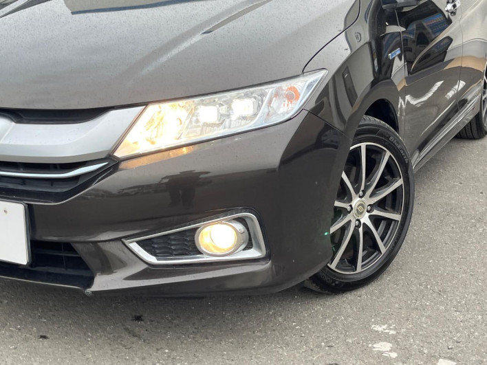 2015 Honda Grace DAA-GM4 (UW-69f2a4525b258)[14]