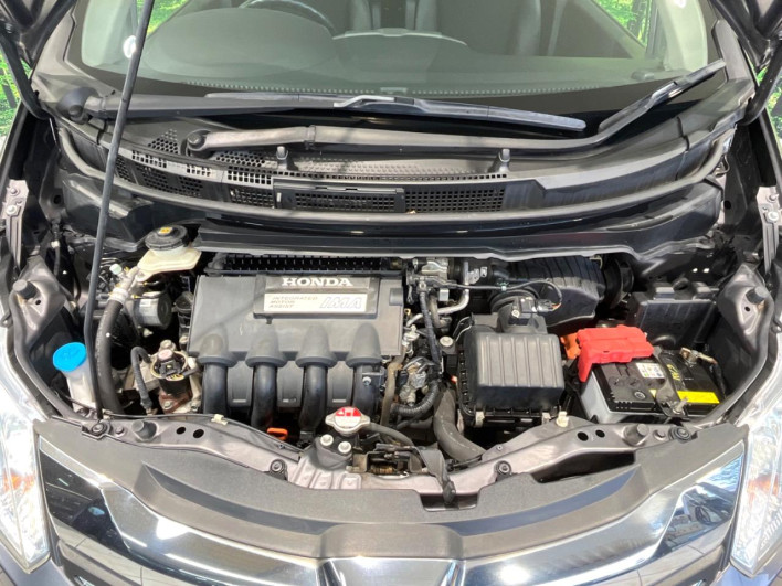 2015 Honda Freed hybrid DAA-GP3 (UW-69f2a4532863b)[8]