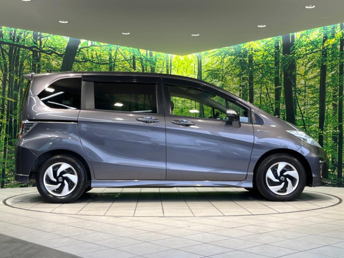 2015 Honda Freed hybrid DAA-GP3 (UW-69f2a4532863b)[12]