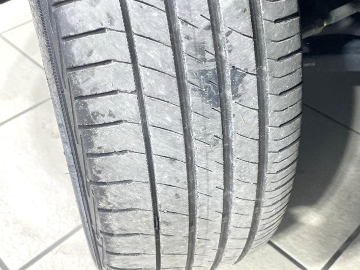 2017 Honda Fit Hybrid DAA-GP5 (UW-69f2a453395d5)[11]