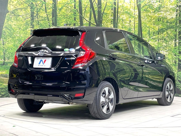 2017 Honda Fit Hybrid DAA-GP5 (UW-69f2a453395d5)[19]