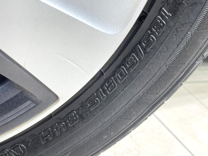 2017 Honda Fit Hybrid DAA-GP5 (UW-69f2a453395d5)[9]