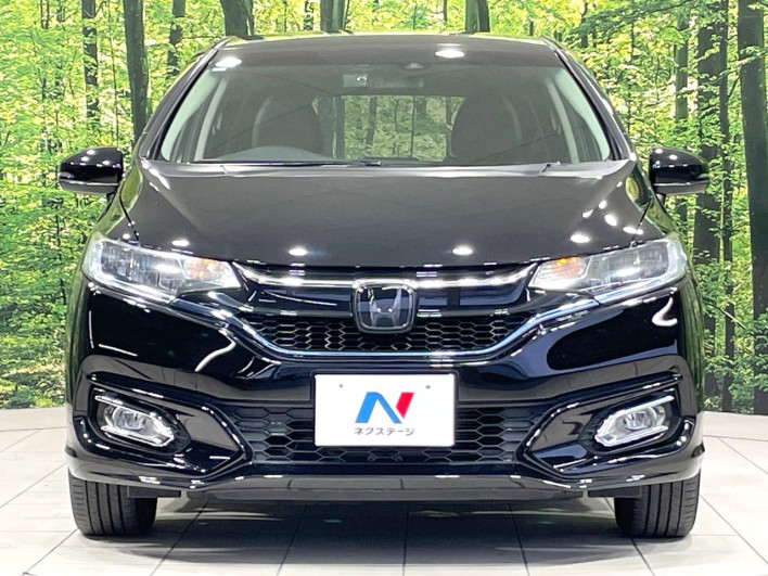 2017 Honda Fit Hybrid DAA-GP5 (UW-69f2a453395d5)[16]