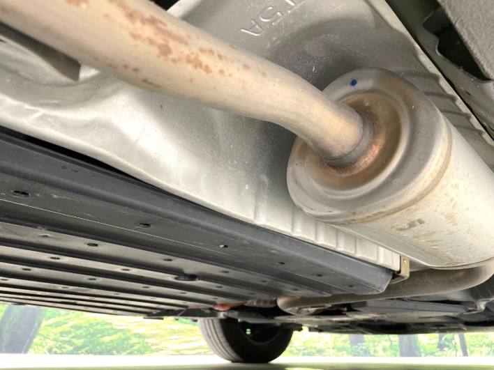 2017 Honda Fit Hybrid DAA-GP5 (UW-69f2a453395d5)[24]