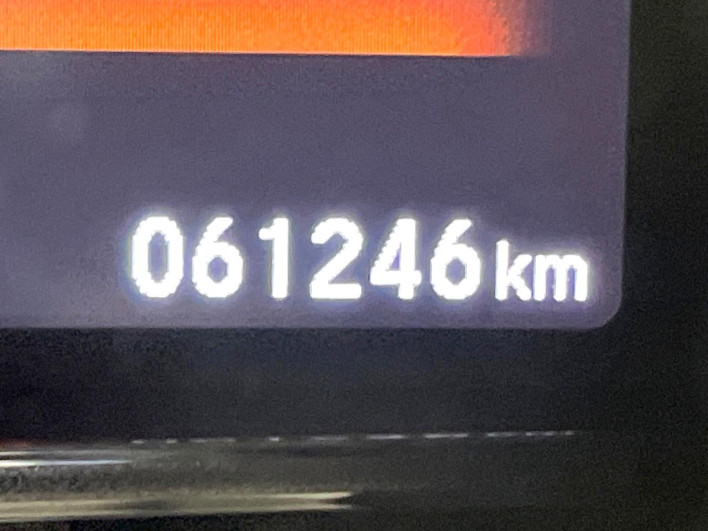 2017 Honda Fit Hybrid DAA-GP5 (UW-69f2a453395d5)[2]