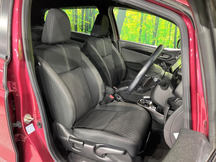 2017 Honda Fit Hybrid DAA-GP5 (UW-69f2a45397447)[23]