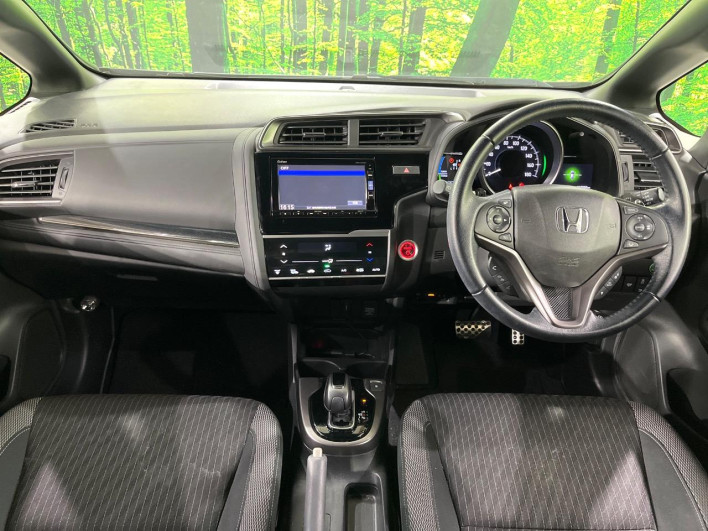 2017 Honda Fit Hybrid DAA-GP5 (UW-69f2a45397447)[27]