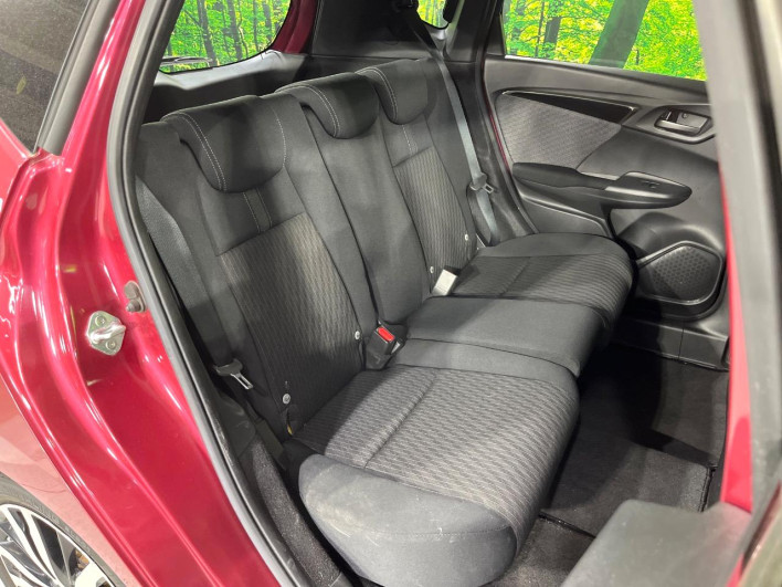 2017 Honda Fit Hybrid DAA-GP5 (UW-69f2a45397447)[24]