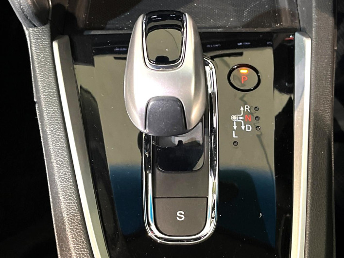 2018 Honda SHUTTLE DAA-GP8 (UW-69f2a45756d39)[18]