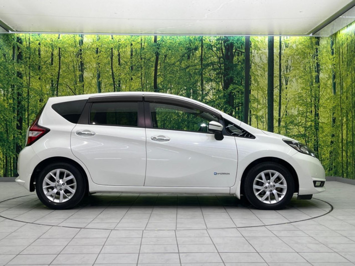 2017 Nissan Note DAA-HE12 (UW-69f2a46aa165b)[26]