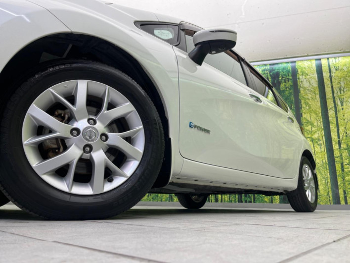 2017 Nissan Note DAA-HE12 (UW-69f2a46aa165b)[5]