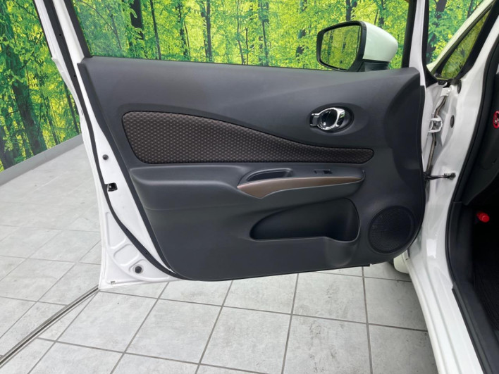 2017 Nissan Note DAA-HE12 (UW-69f2a46aa165b)[22]