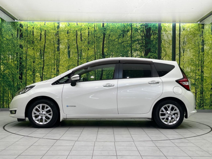 2017 Nissan Note DAA-HE12 (UW-69f2a46aa165b)[12]