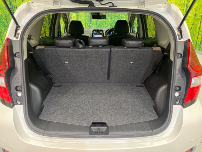 2017 Nissan Note DAA-HE12 (UW-69f2a46aa165b)[24]