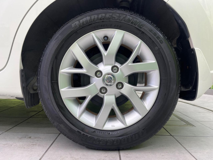 2017 Nissan Note DAA-HE12 (UW-69f2a46aa165b)[7]