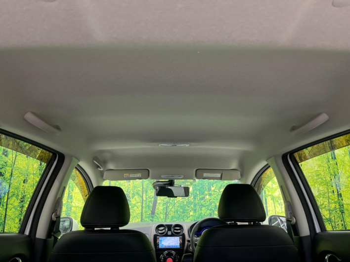 2017 Nissan Note DAA-HE12 (UW-69f2a46aa165b)[18]