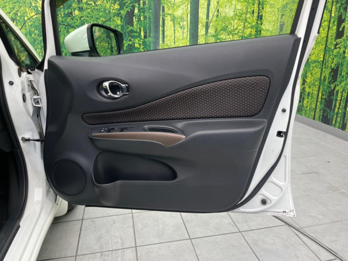 2017 Nissan Note DAA-HE12 (UW-69f2a46aa165b)[20]