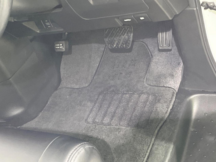 2013 Nissan Serena DAA-HFC26 (UW-69f2a471a0f34)[22]