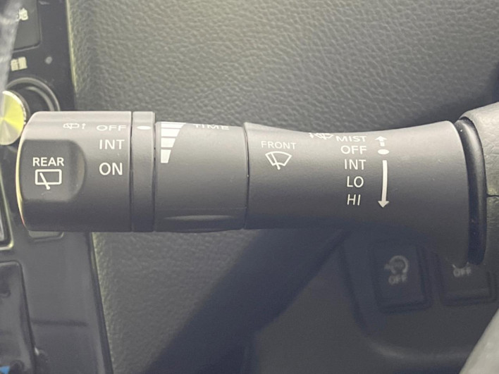 2013 Nissan Serena DAA-HFC26 (UW-69f2a471a0f34)[26]