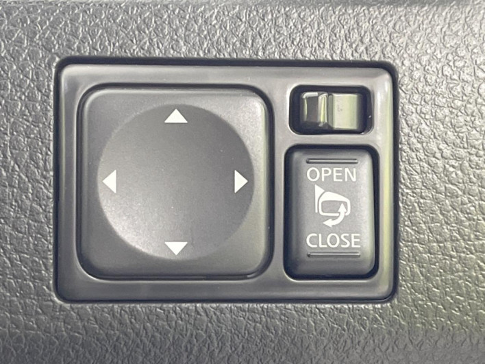 2013 Nissan Serena DAA-HFC26 (UW-69f2a471a0f34)[29]