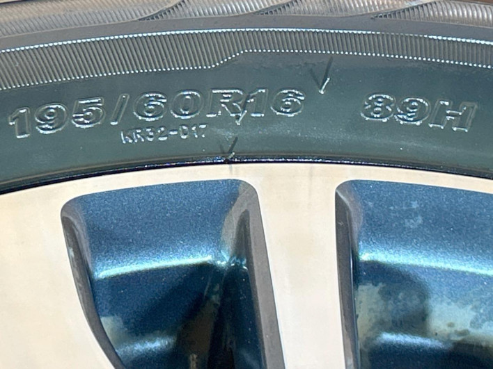 2015 Nissan Serena DAA-HFC26 (UW-69f2a471db24c)[10]