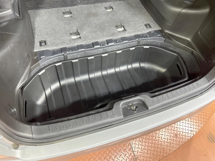 2015 Nissan Serena DAA-HFC26 (UW-69f2a471db24c)[28]