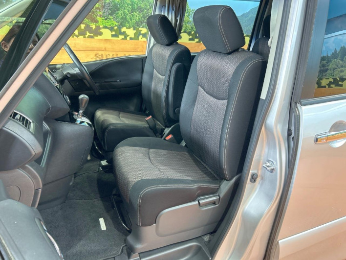 2015 Nissan Serena DAA-HFC26 (UW-69f2a471db24c)[24]