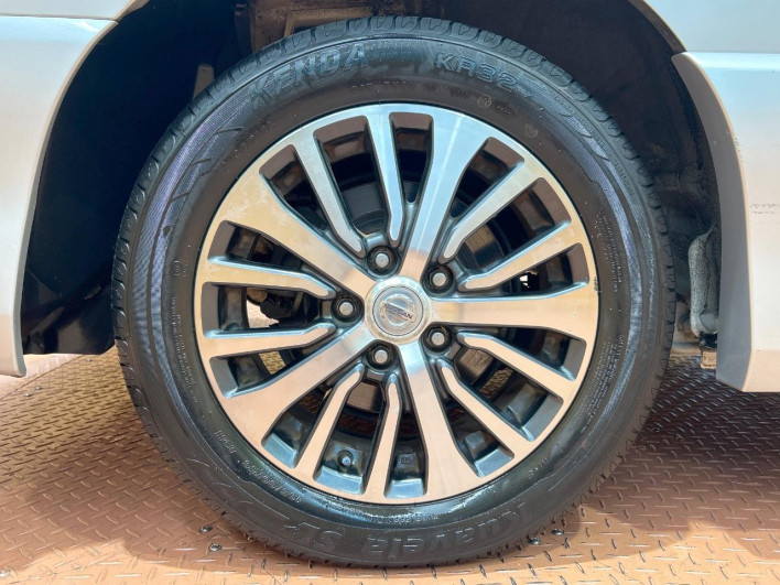 2015 Nissan Serena DAA-HFC26 (UW-69f2a471db24c)[9]