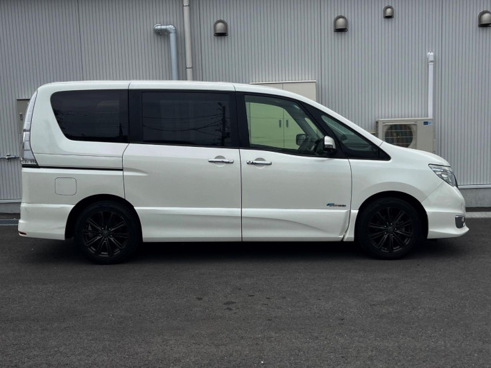 2015 Nissan Serena DAA-HFC26 (UW-69f2a471e68bb)[23]