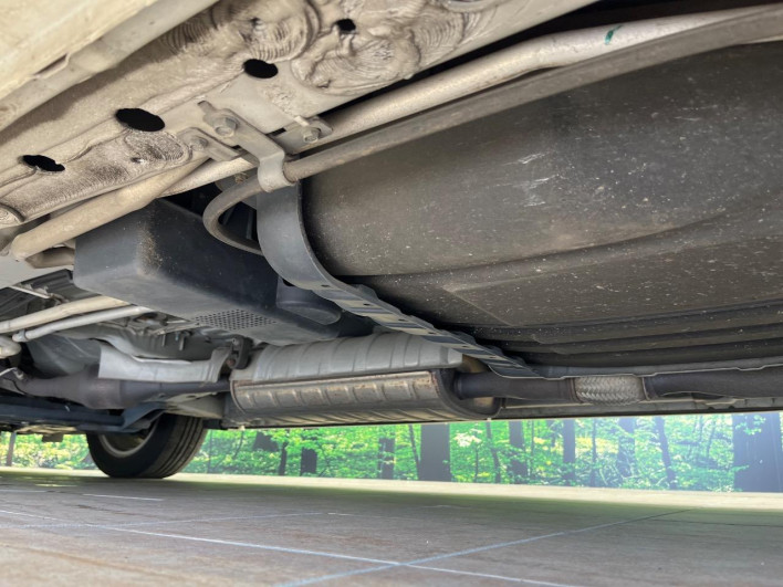 2015 Nissan Serena DAA-HFC26 (UW-69f2a472d5ebb)[29]