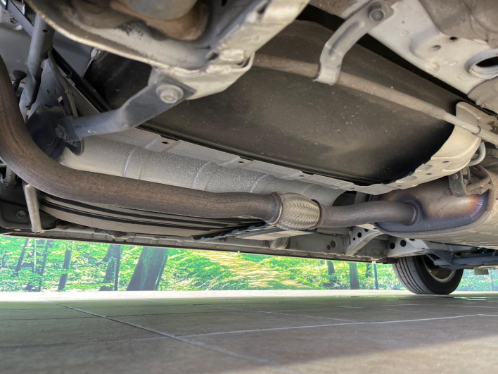 2015 Nissan Serena DAA-HFC26 (UW-69f2a472d5ebb)[28]