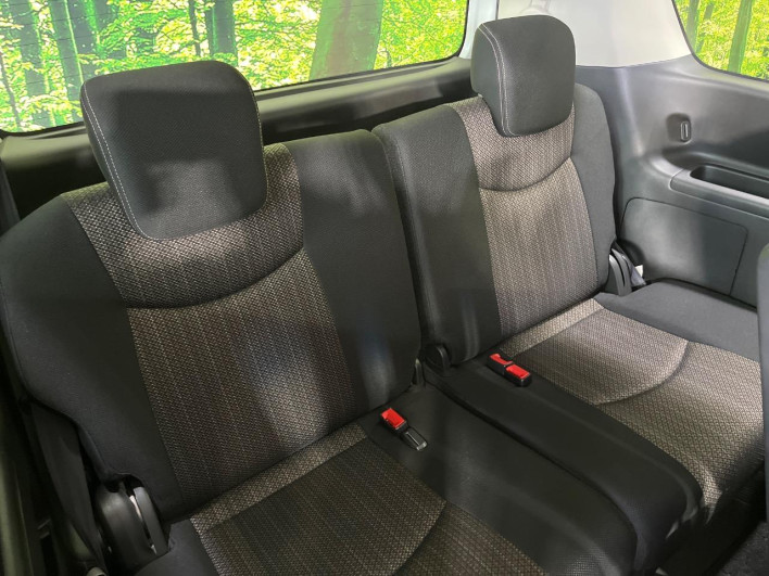 2015 Nissan Serena DAA-HFC26 (UW-69f2a472d5ebb)[26]