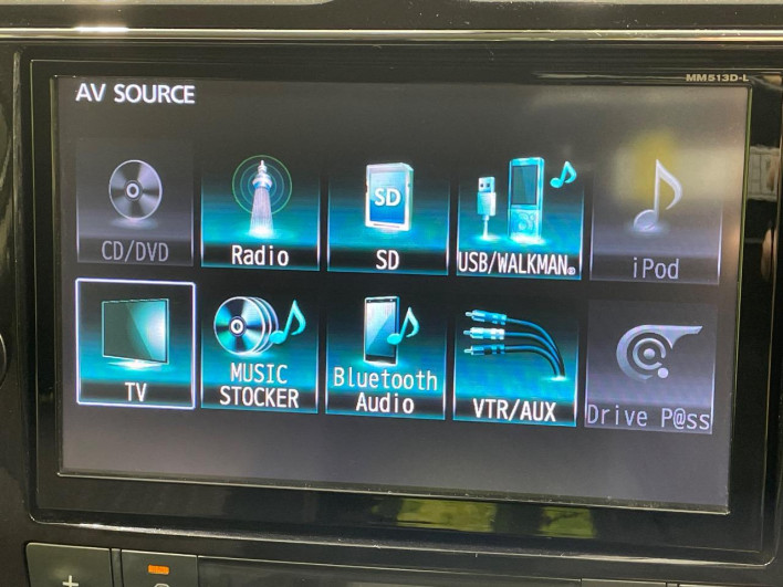 2016 Nissan Serena DAA-HFC26 (UW-69f2a47390052)[13]