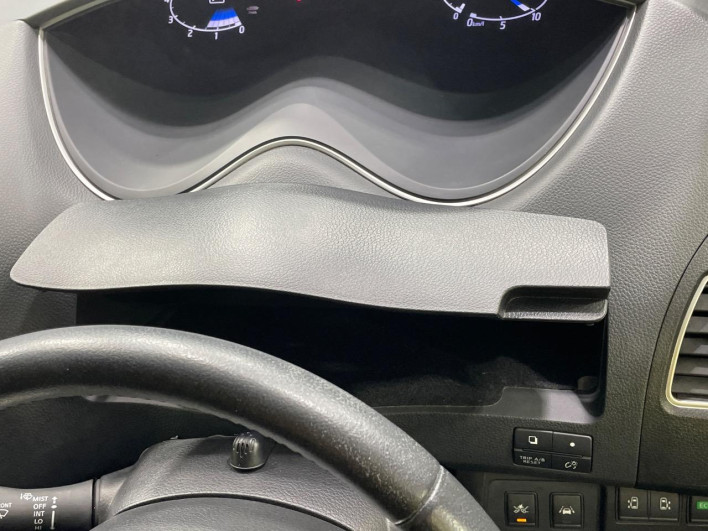 2016 Nissan Serena DAA-HFC26 (UW-69f2a47390052)[17]