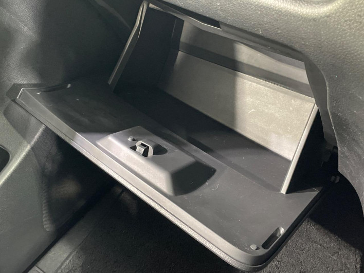 2016 Nissan Serena DAA-HFC26 (UW-69f2a47390052)[29]