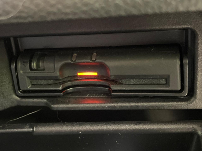 2016 Nissan Serena DAA-HFC26 (UW-69f2a47390052)[26]