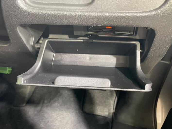 2016 Nissan Serena DAA-HFC26 (UW-69f2a47390052)[25]